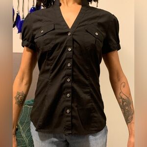 Express Essential Stretch Black Short Sleeve V-Neck Button-Up Top Women’s Size S